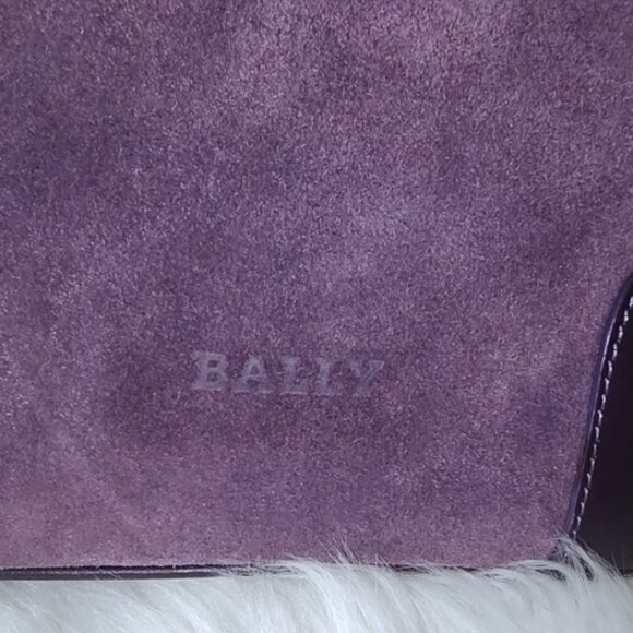 Bally suede/leather shoulder bag EUC - Picture 2 of 8